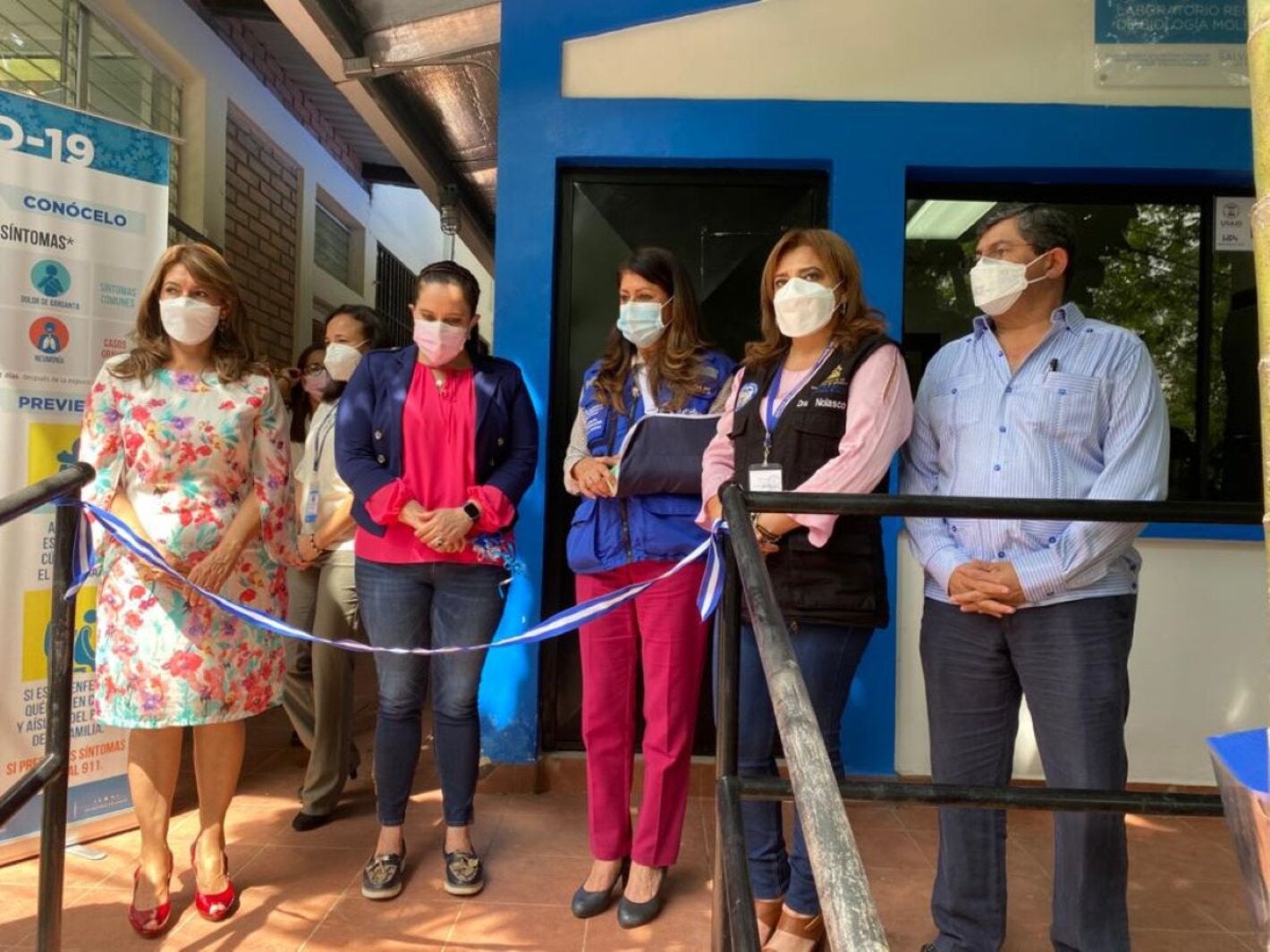 Entrega equipamiento laboratorio hnd