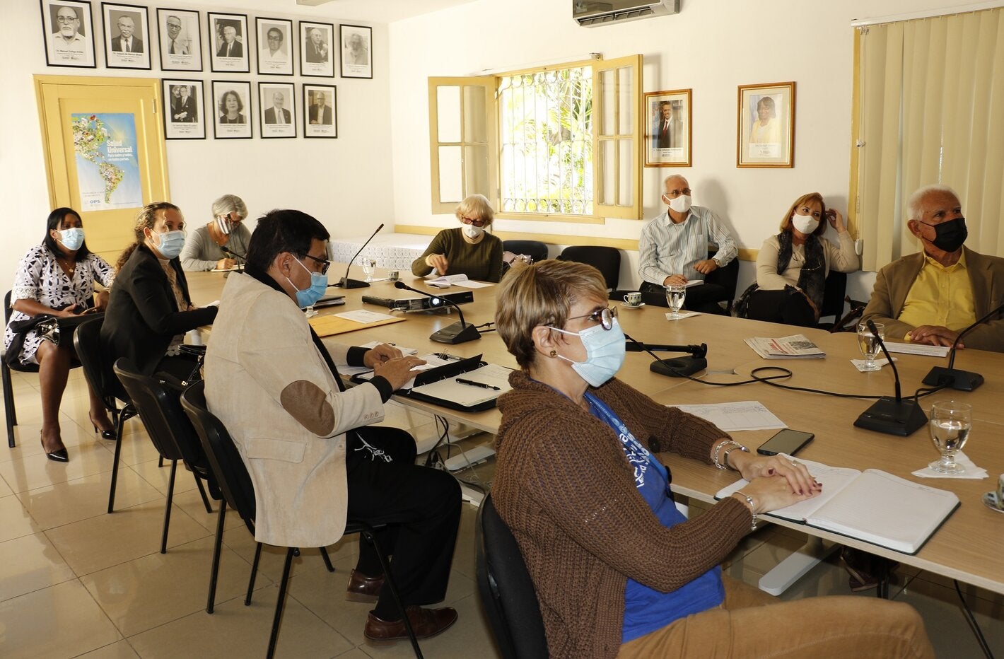 Participantes-seminario-web-salud-universal-cuba