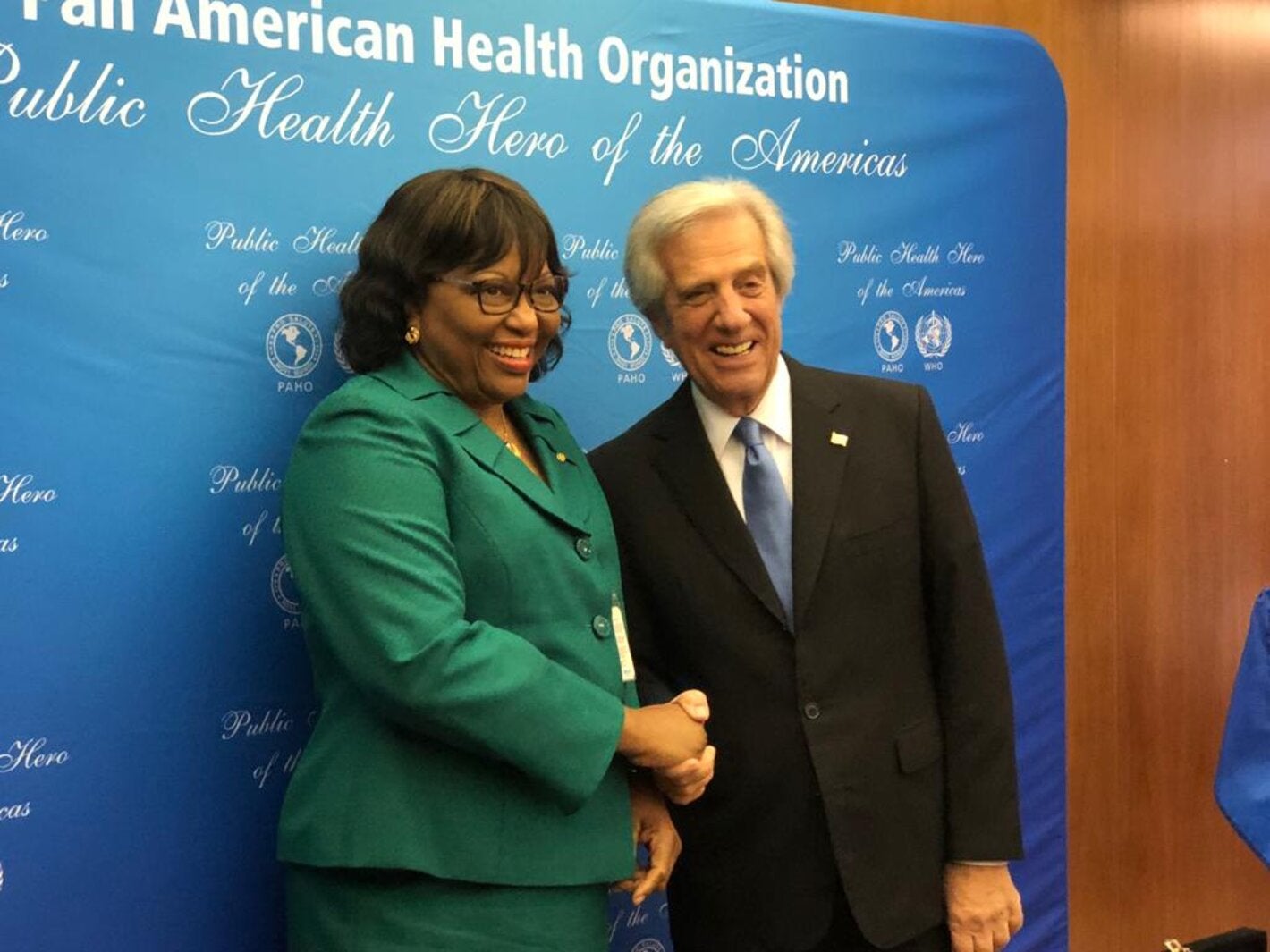Carissa F. Etienne felicita al expresidente de Uruguay Tabaré Vázquez