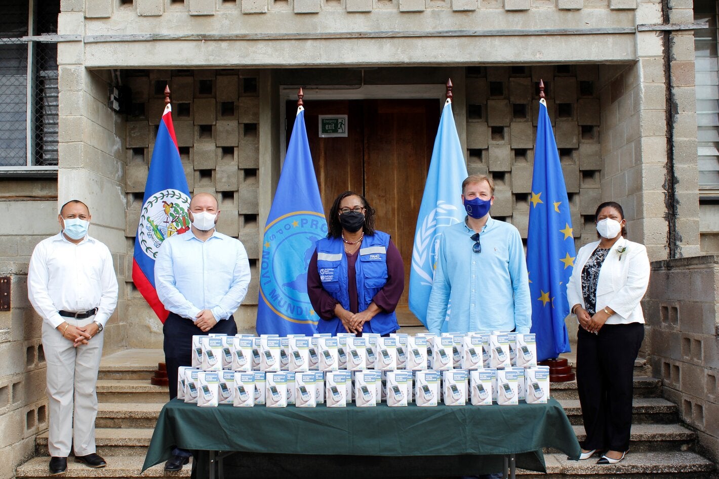 paho-eu-handover-pulseoximeters-moh