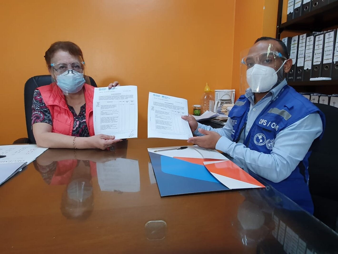 Entrega de climatizacion de sala COVID-19 del Hospital Escuela