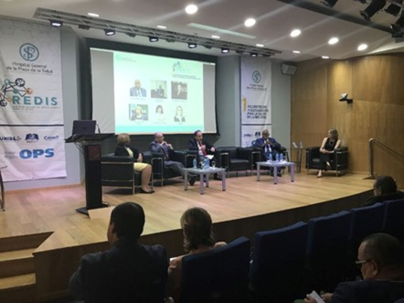 Expositores durante el seminario