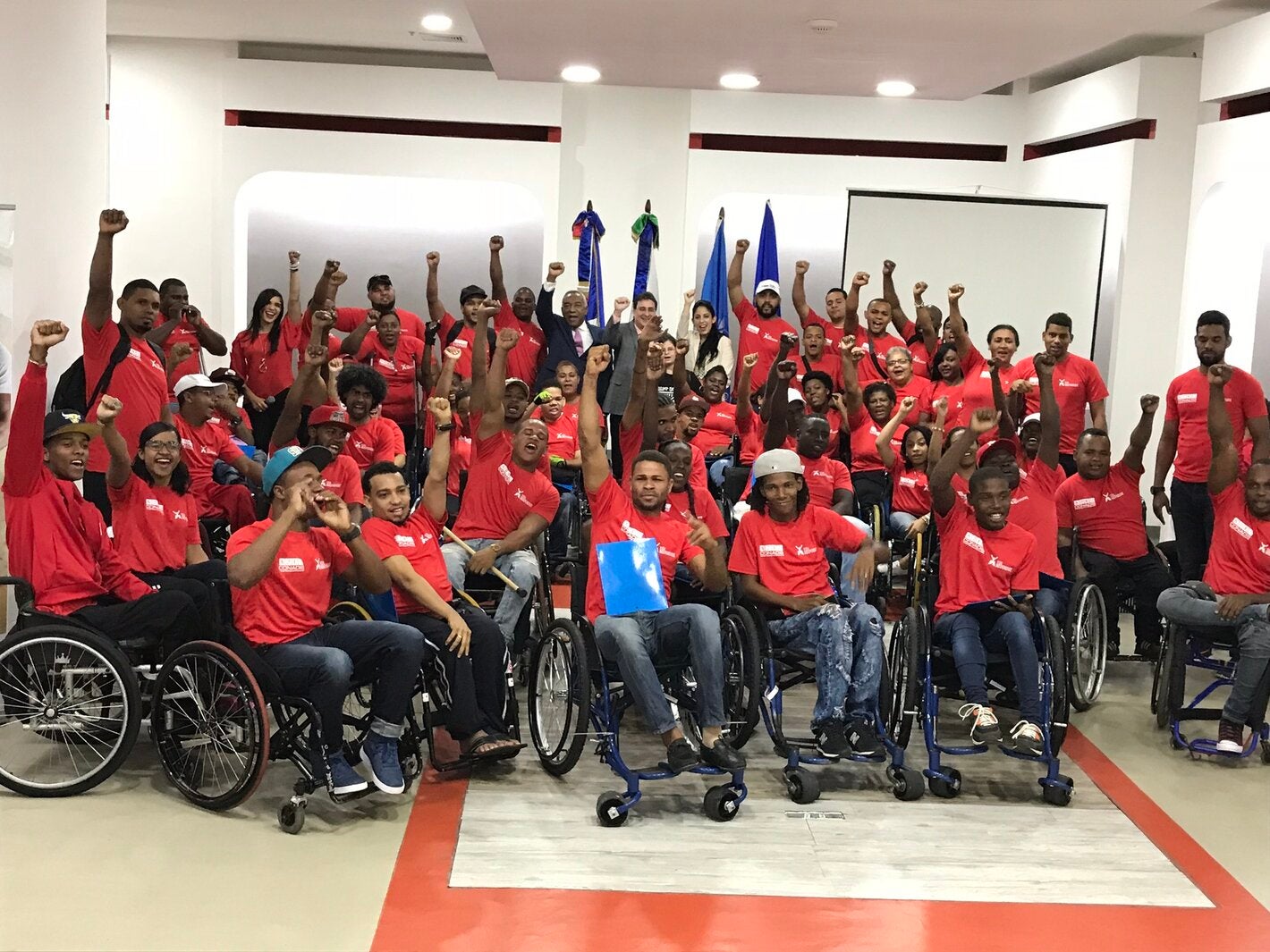 Foto de grupo de participantes en la actividad