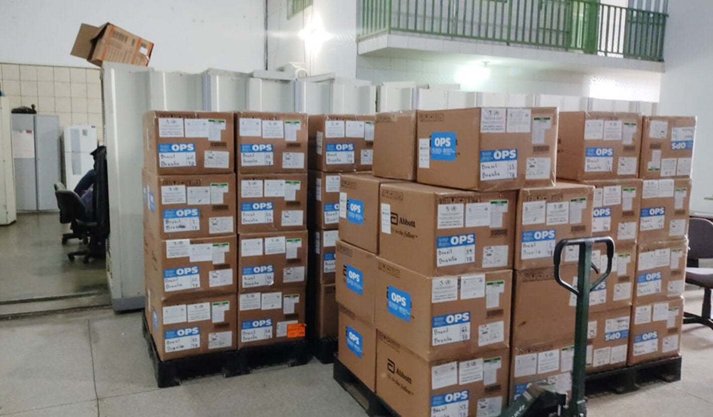 Testes de diagnóstico de COVID-19 armazenados no estado de Rondônia