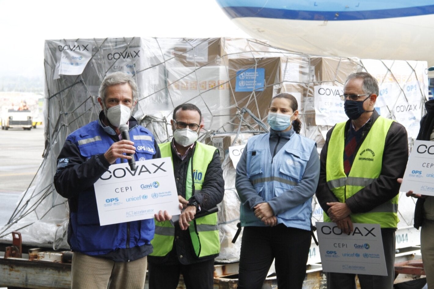 Ecuador recibe las primeras vacunas COVID-19 a través del Mecanismo COVAX