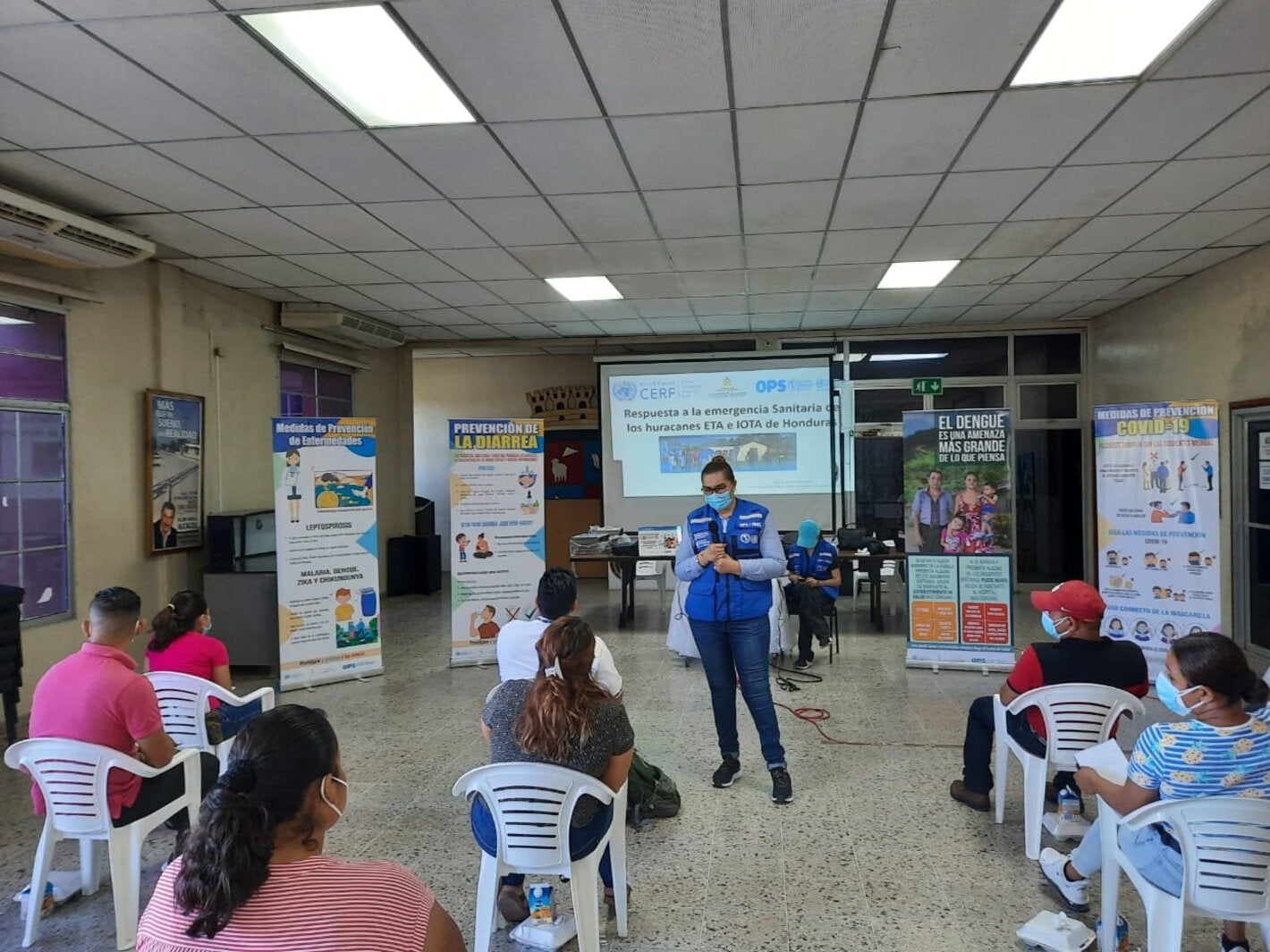 capacitando a voluntarios y personal comunitariohnd