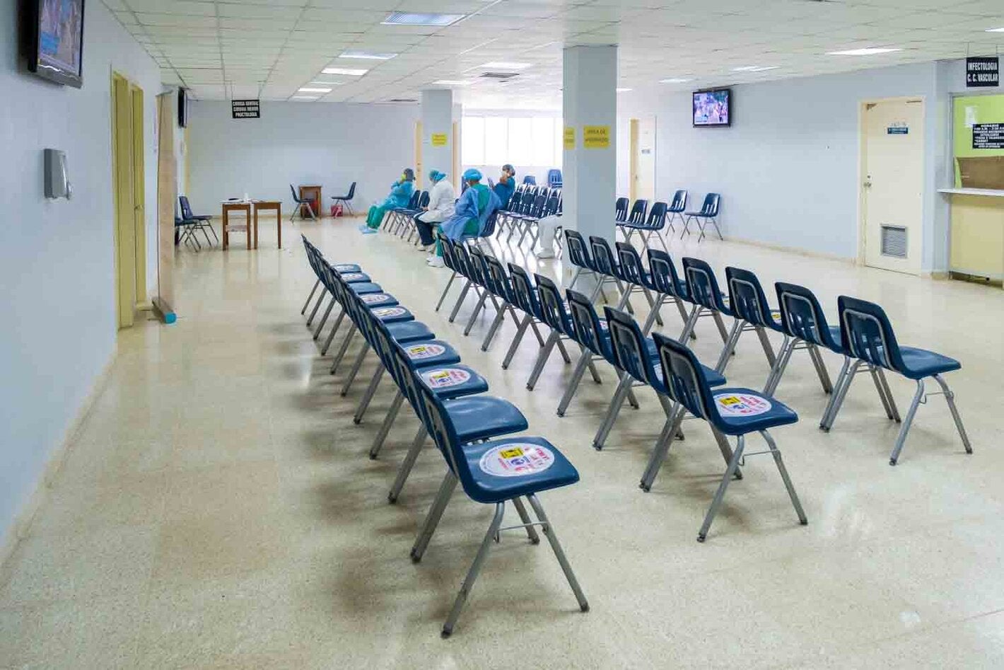 sala de espera centro de salud en Panamá