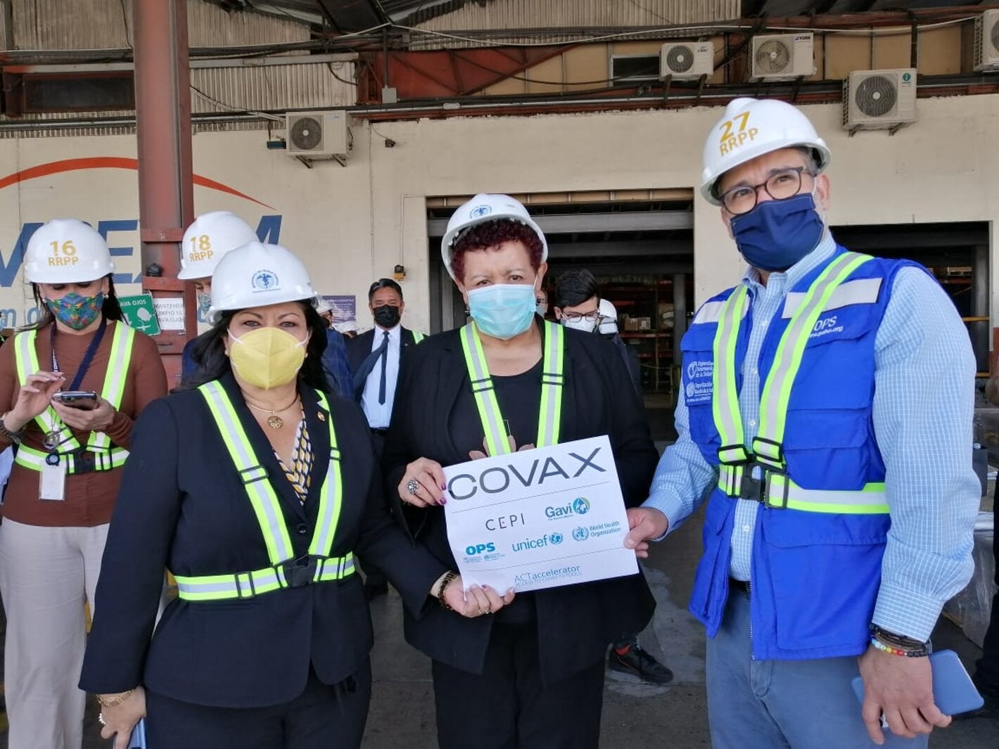 Llegan vacunas a Guatemala