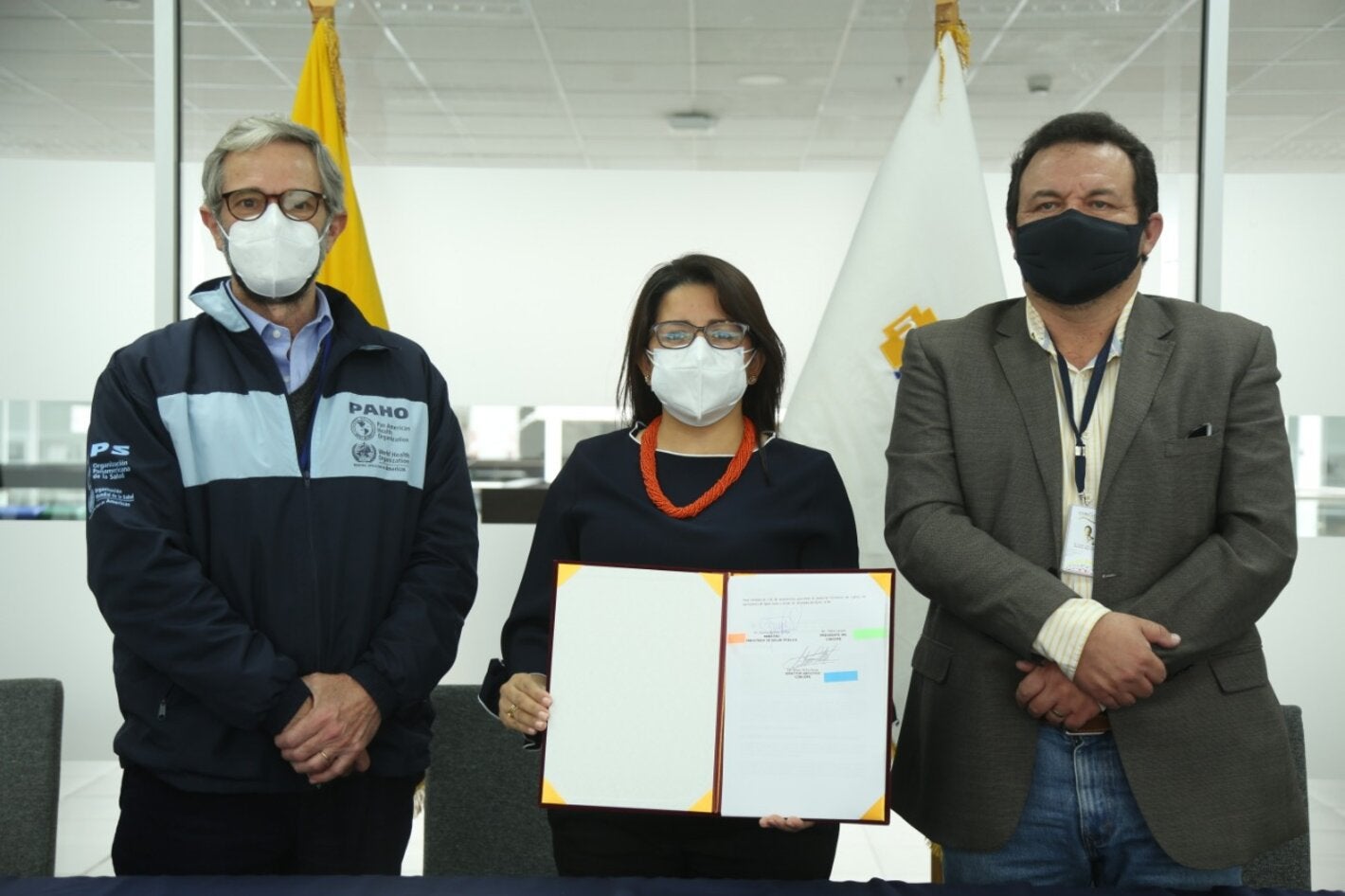 OPS es testigo de firma de convenio entre MSP y Congope para coordinar vacunación en territorio  