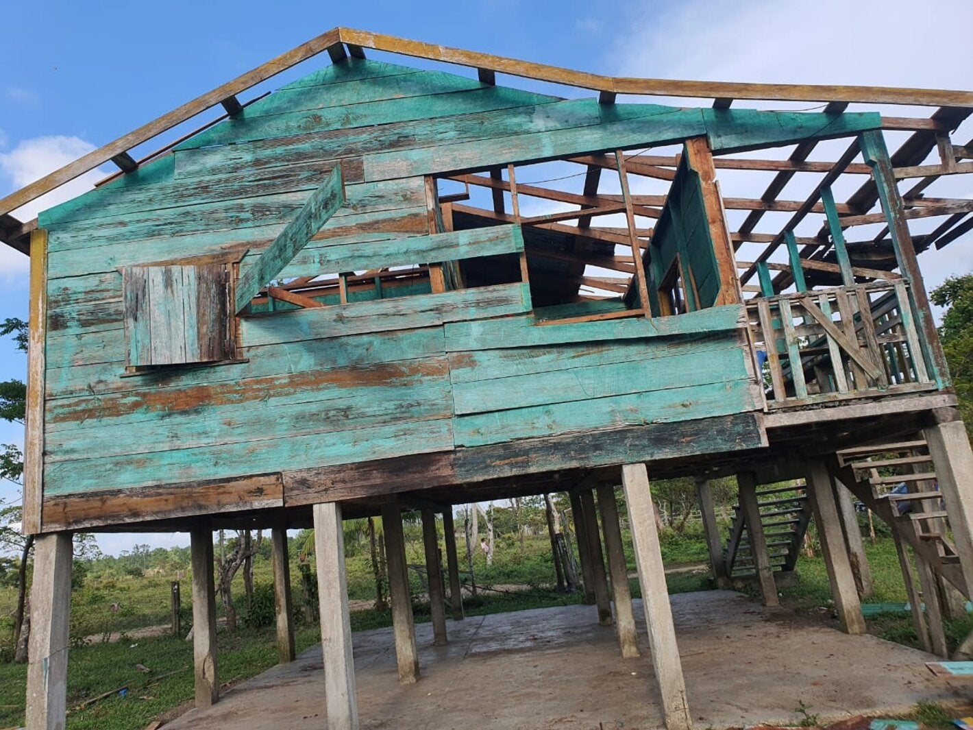 Establecimiento de salud dañado por tormentas Eta e Iota