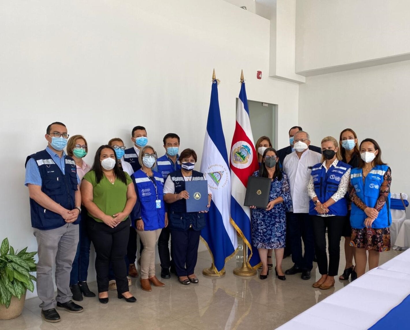 Firma de convenio binacional NIC - COR