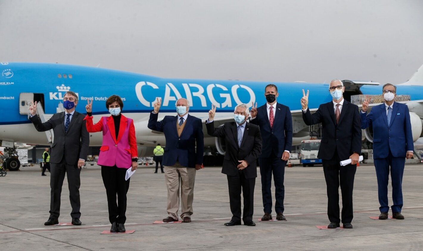 Chile recibe las primeras vacunas COVID-19 a través del Mecanismo COVAX