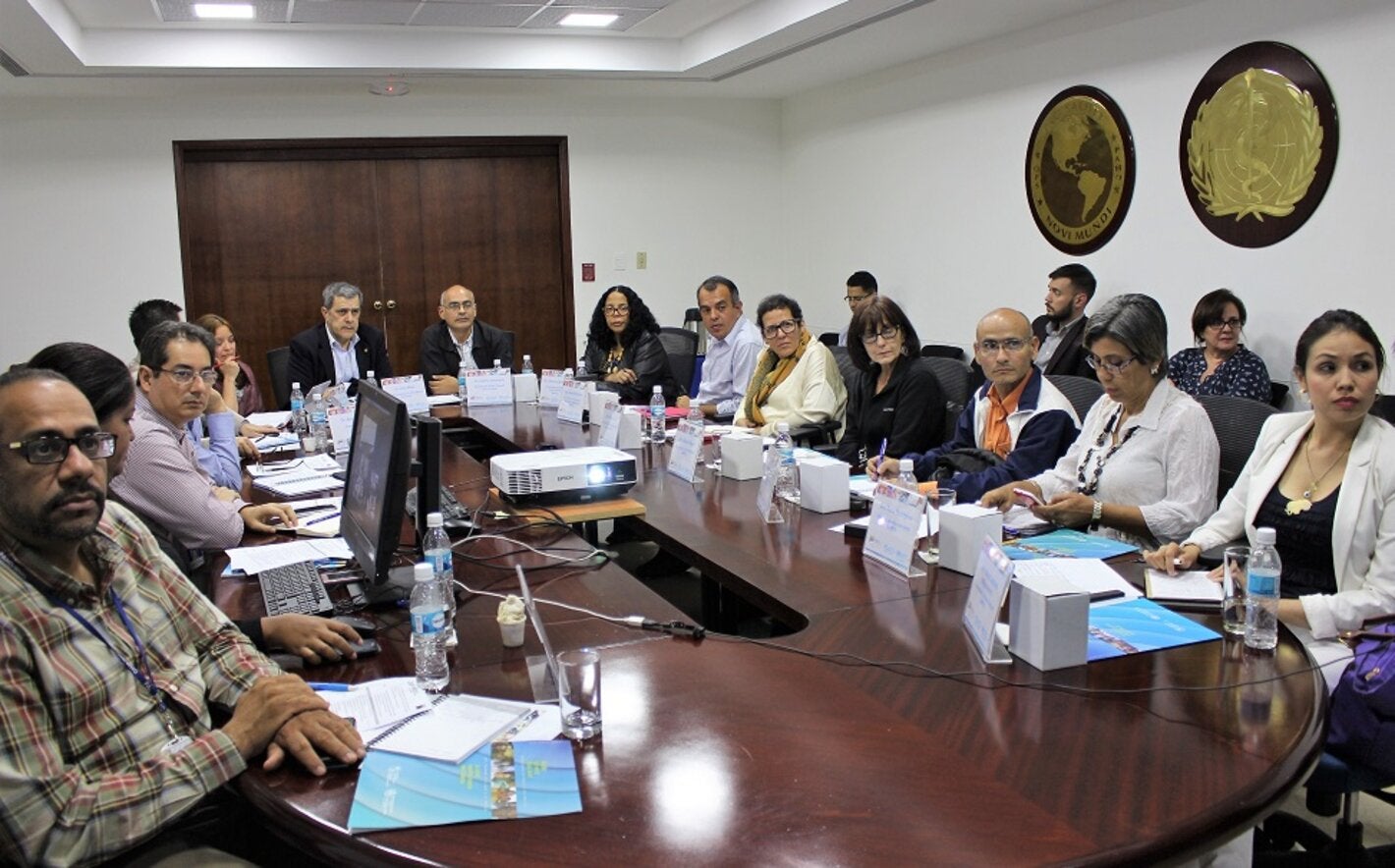 La Directora de la Organización Panamericana de la Salud, Carissa F. Etienne, y el Ministro del Poder Popular para la Salud (MPPS), Carlos Alvarado