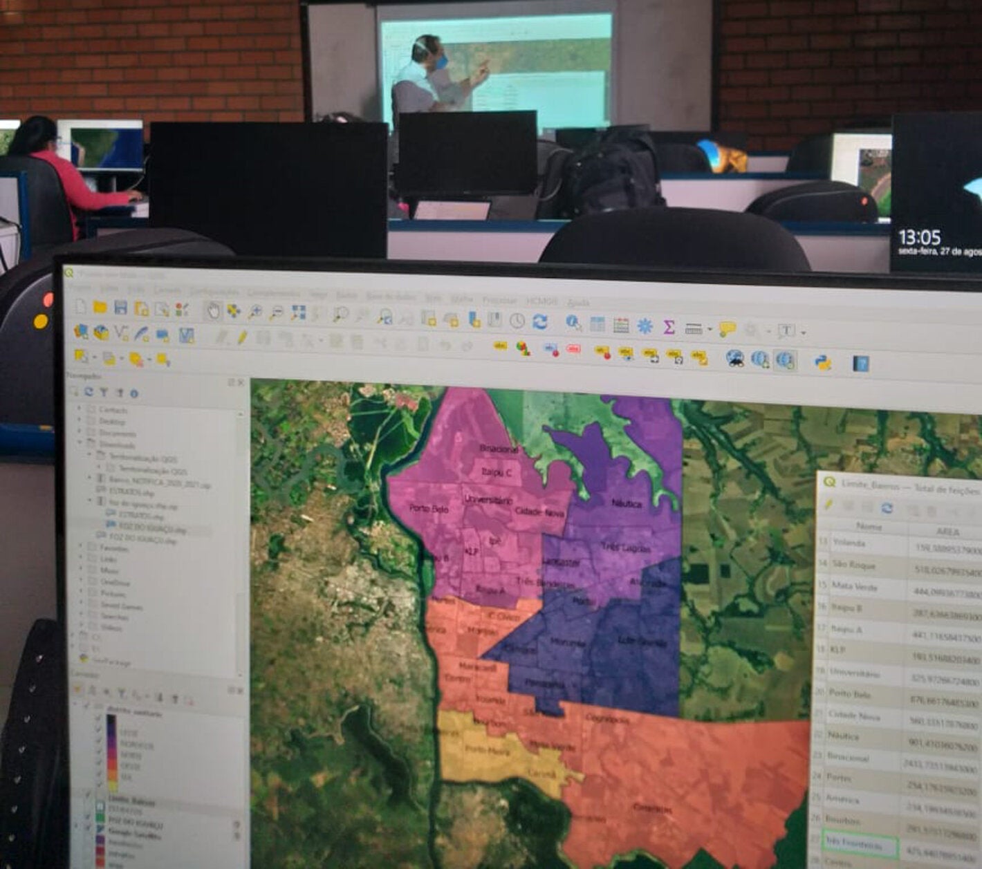 Técnicos recebem treinamento para qualificar a análise de informações em saúde