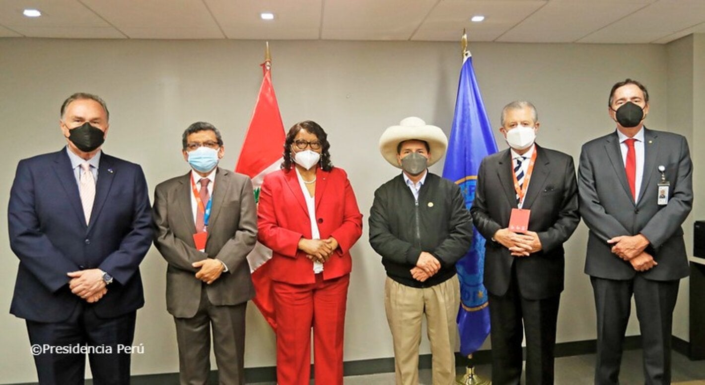 Delegación de Perú y Directora PAHO