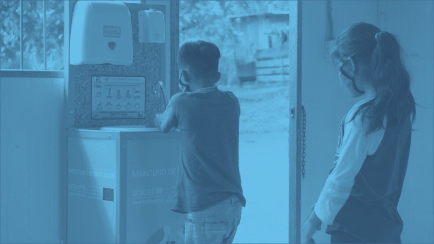 children-washing-hands