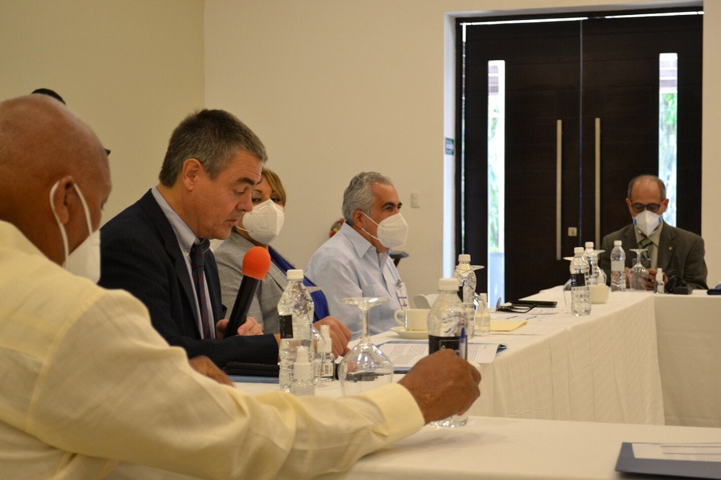 Autoridades de OPS y el Ministerio de Salud Pública durante inicio del curso.