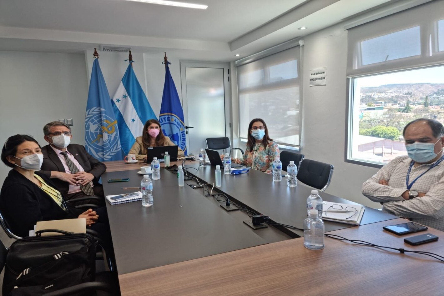 ministro_y_pwrhn_mesa_cesar