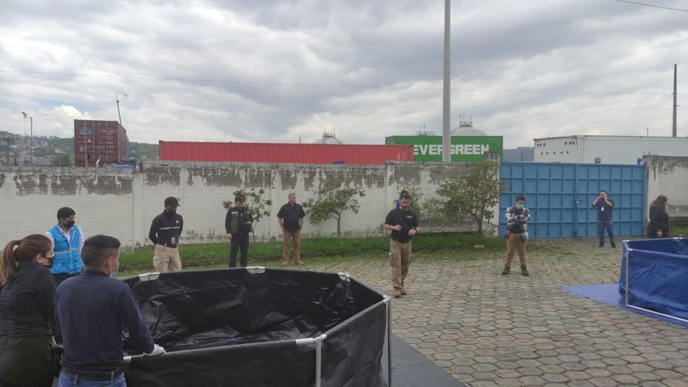 Capacitación a equipos de emergencia en uso de kits de suministro, abastecimiento de agua y gestión de residuos