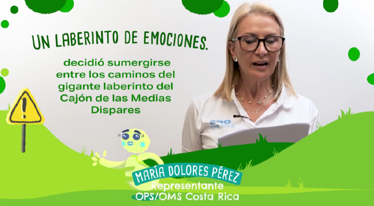 Representante de OPS/OMS Costa Rica leyendo un fragmento de uno de los cuentos de libro