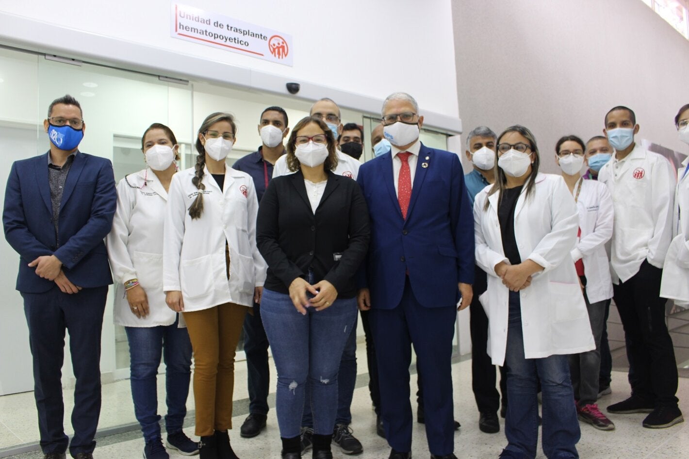 Equipos de OPS y del MPPS visitan centro hemato oncológico Domingo Luciani