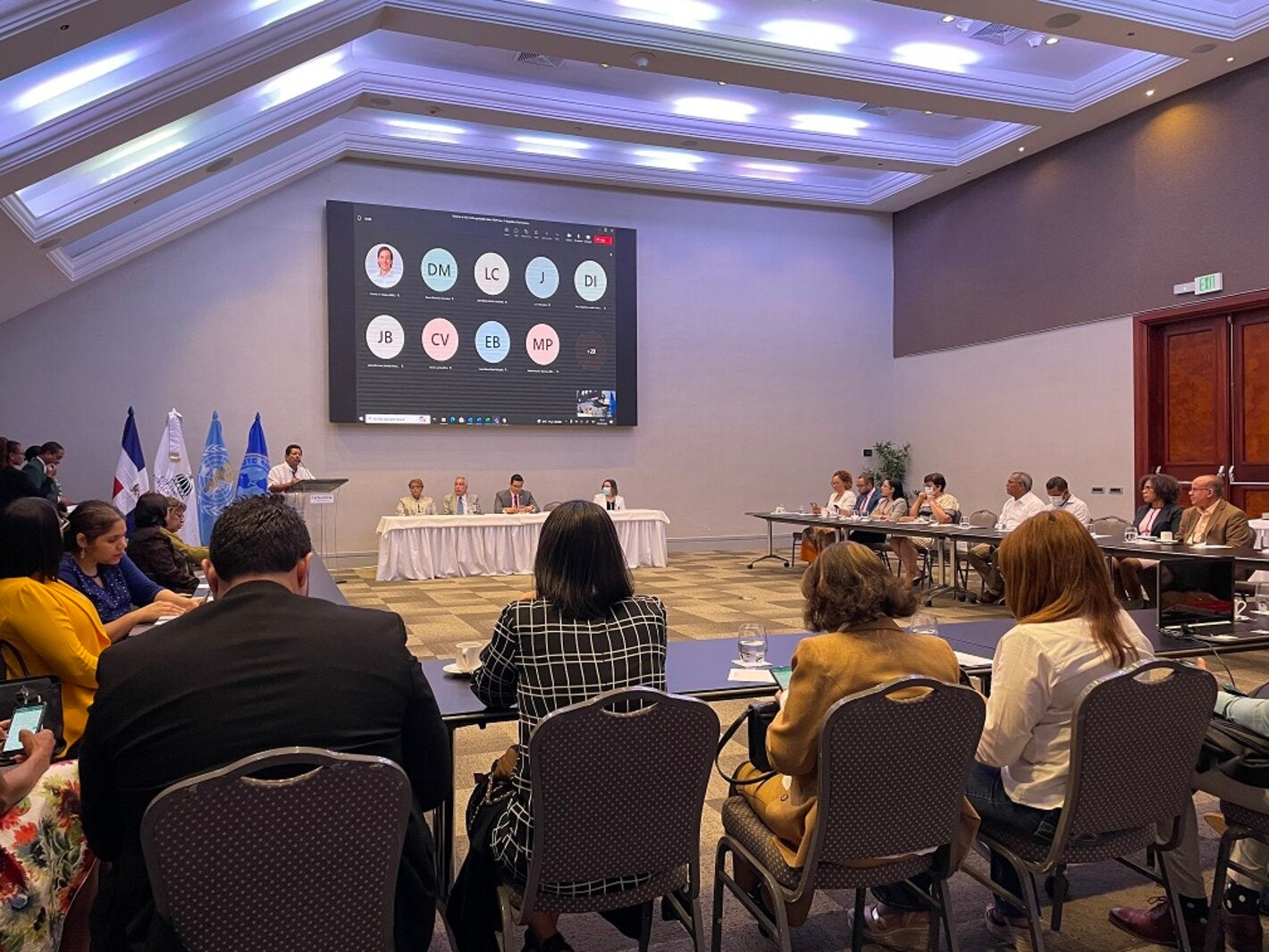 Autoridades de salud durante lanzamiento 3era fase.