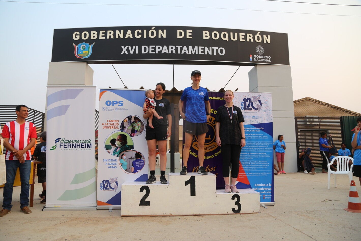 categoría mujeres adultas