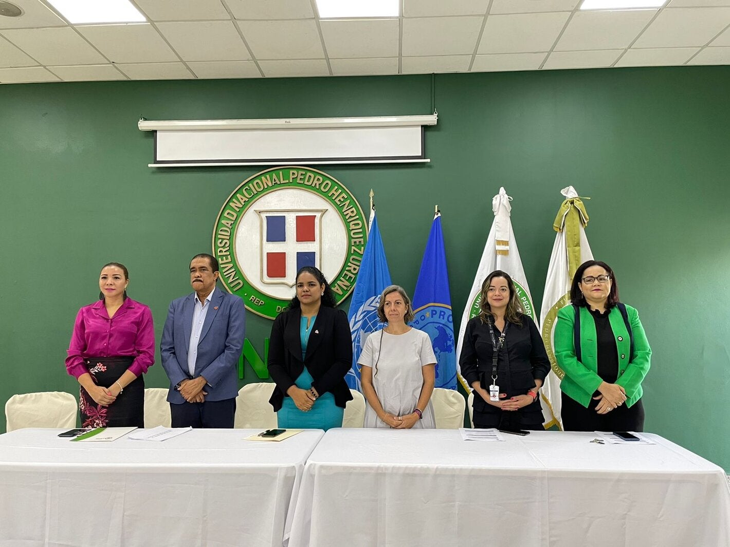 Autoridades de Salud Pùblica y OPS en conmemoraciòn