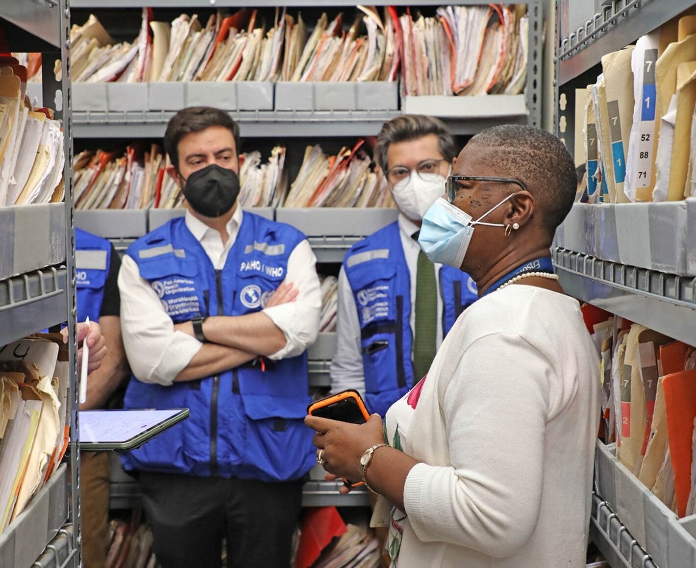 PAHO tours hospital in Barbados