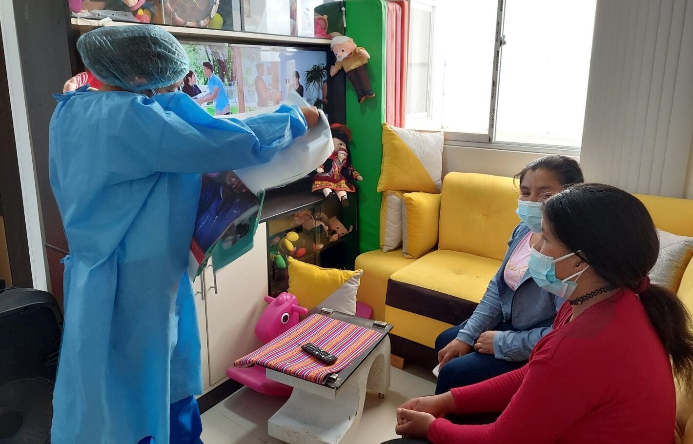 Perú fortalece capacidades para mejorar la respuesta en los servicios de salud a la violencia que sufren mujeres peruanas y migrantes