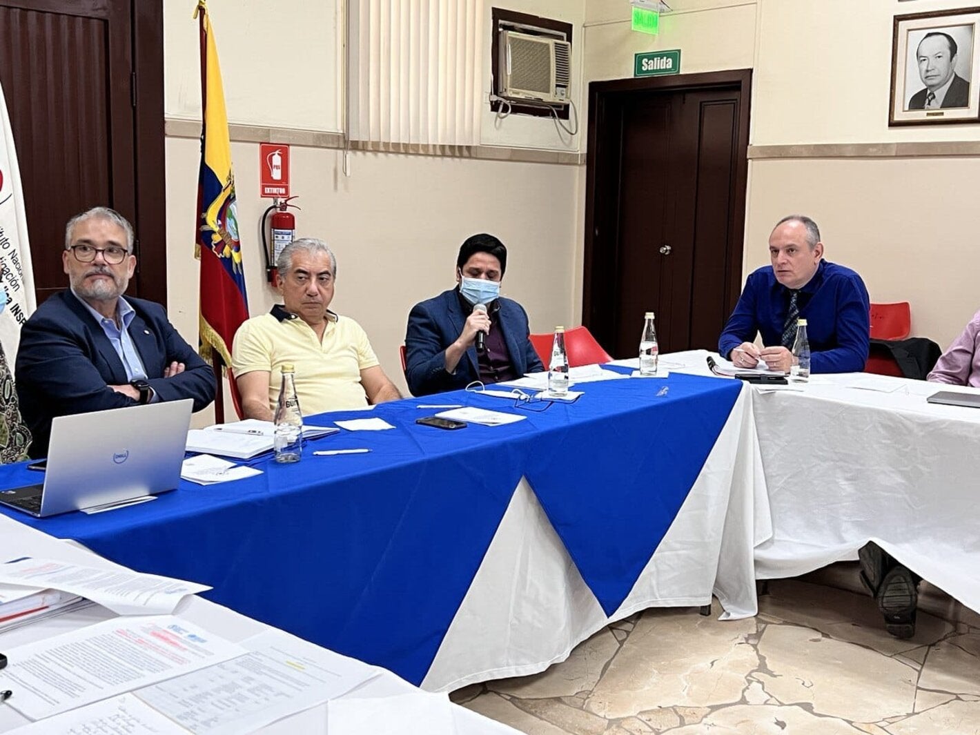 Ecuador: OPS/OMS coopera con el fortalecimiento del Instituto Nacional de Investigación en Salud Pública