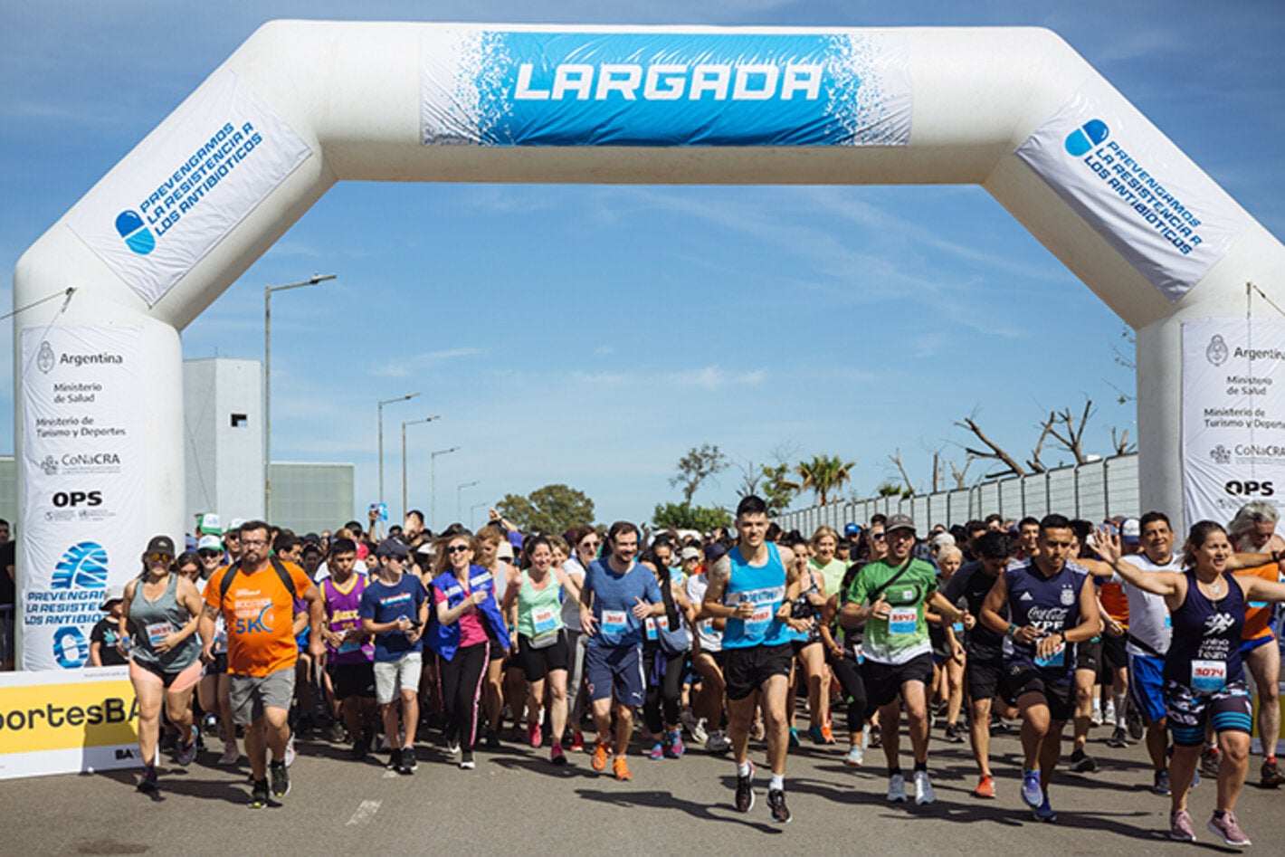 Largada Carrera Prevengamos la Resistencia a los antibióticos