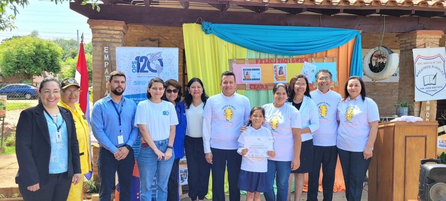 Autoridades de Misiones y de la OPS durante la entrega de premios