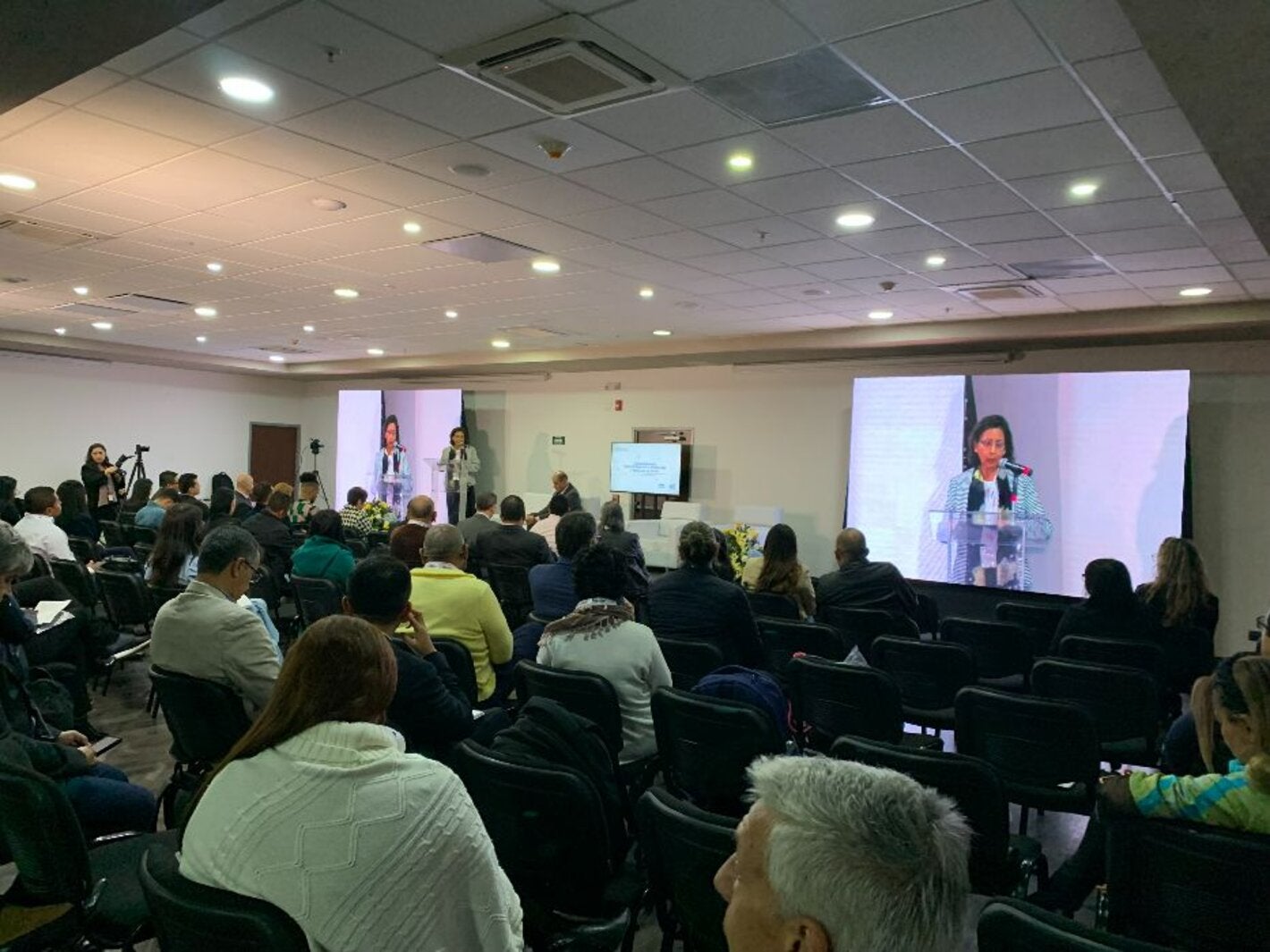 dra_tambini_exponiendo