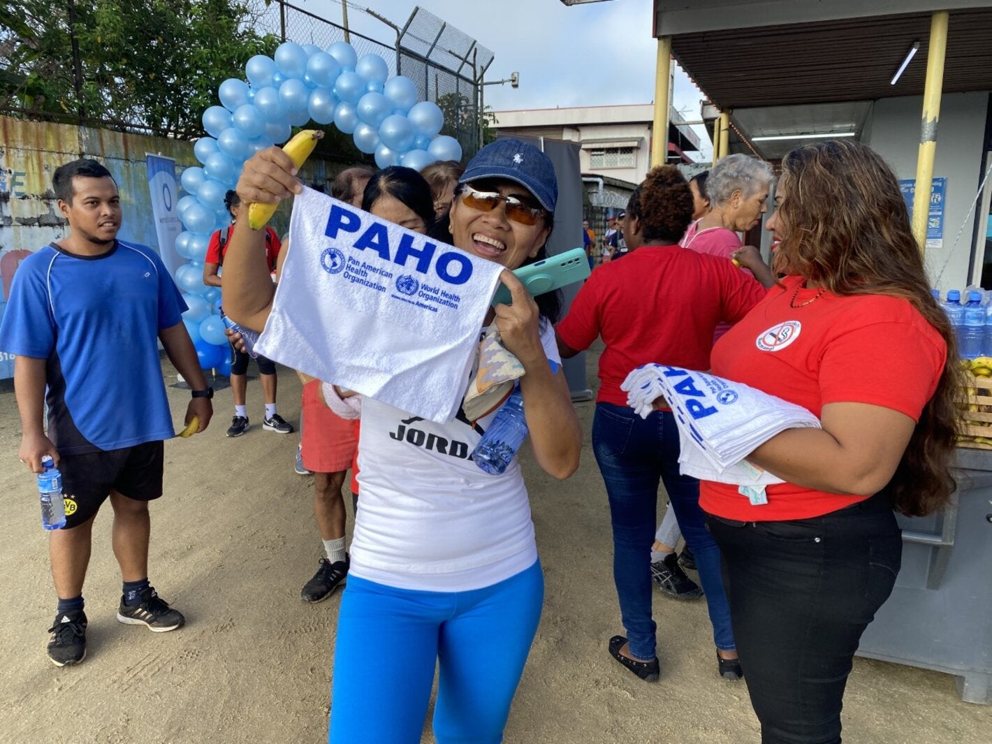 Participants of the morning health walk during the World Diabetes Day 2022 event in Suriname 