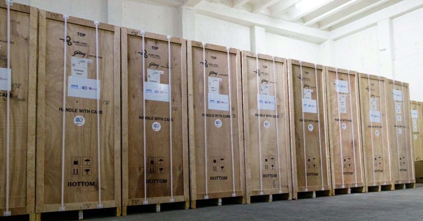 Donación de refrigeradores y equipo para DAS