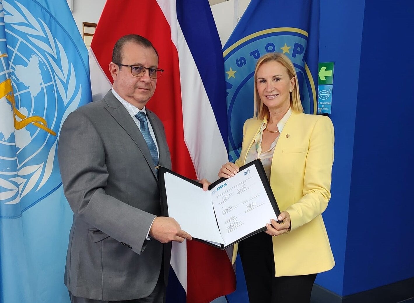 Acta de transferencia sostenida por el Dr. Jorge Victoria y la Dra. María Dolores Pérez