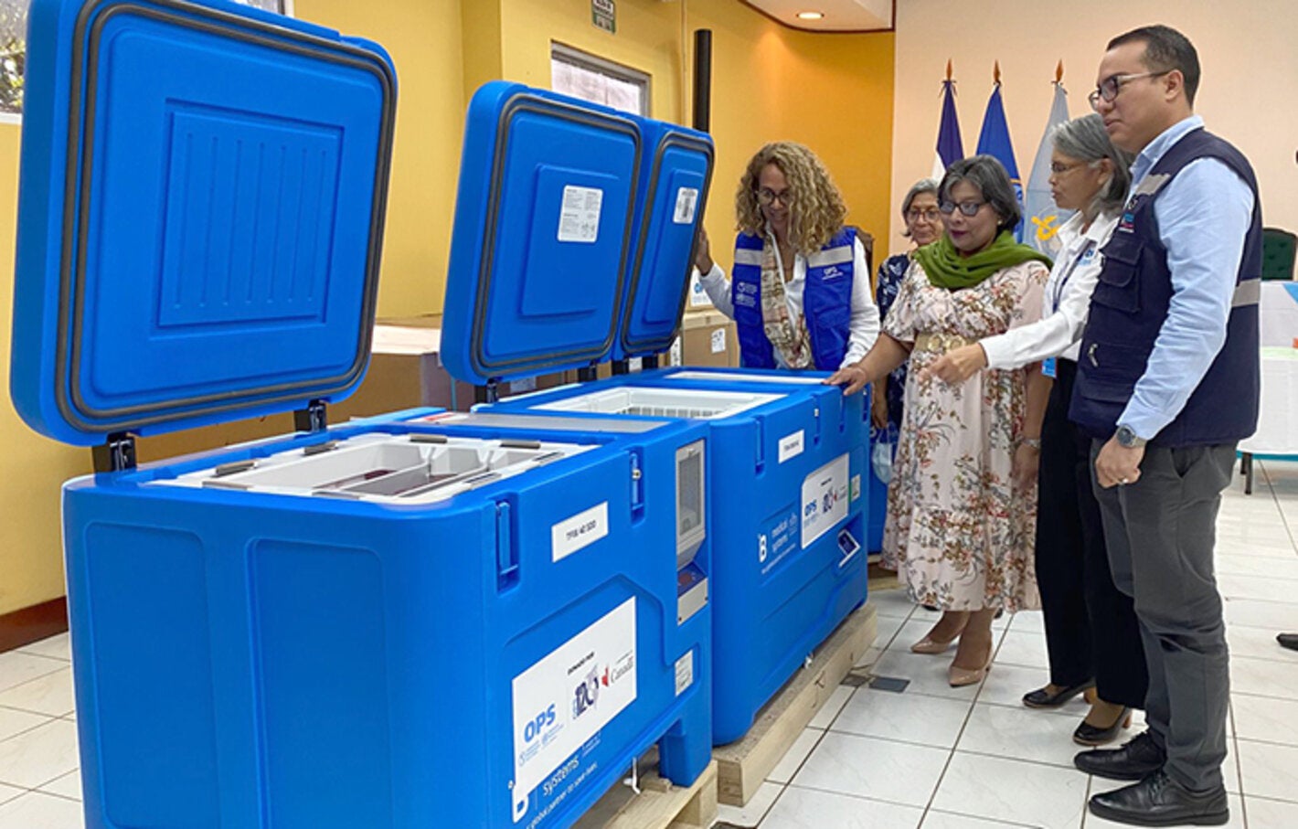 Equipos de cadena de frío donados por OPS al Ministerio de Salud de Nicaragua