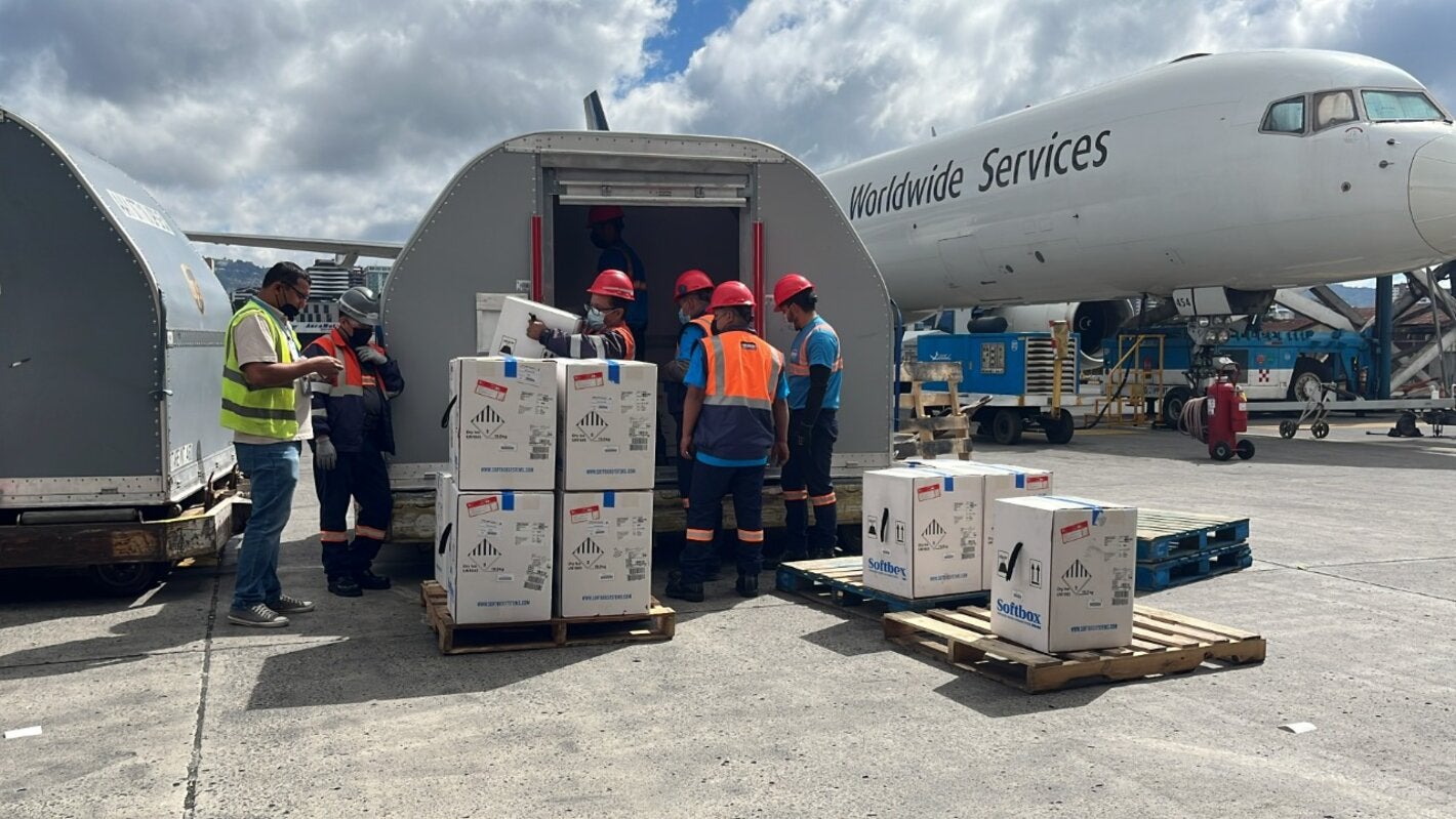 Vacunas Pfizer llegaron a Guatemala