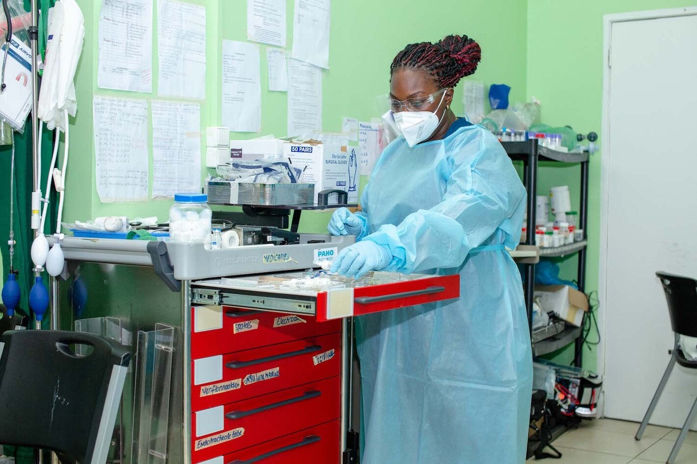 Nurse Samanta Toney working in the COVID-19 Intensive Care Unit in 's Lands Hospital in Suriname.