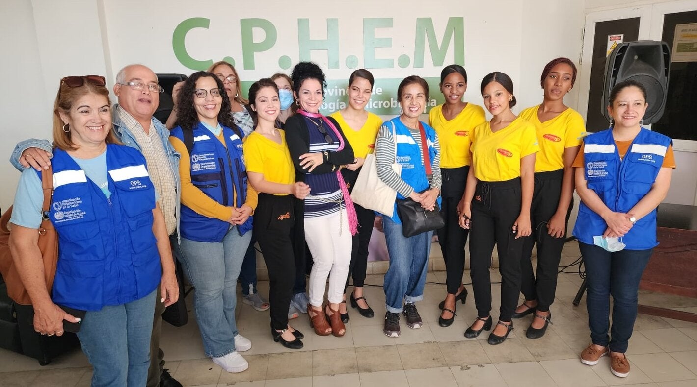 Expertos de OPS visitan centros de salud de Cienfuegos para conocer más sobre respuesta a VIH en Cuba