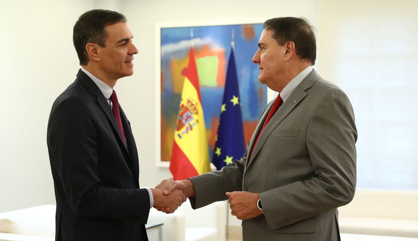 PAHO Director meets the President of the Government of Spain, Pedro Sánchez