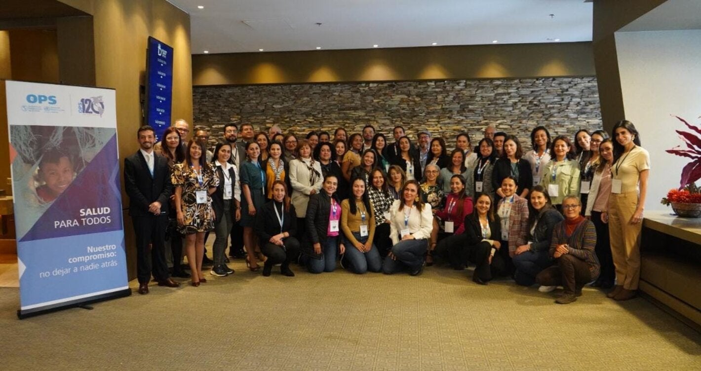 Foto grupal de los participantes del taller