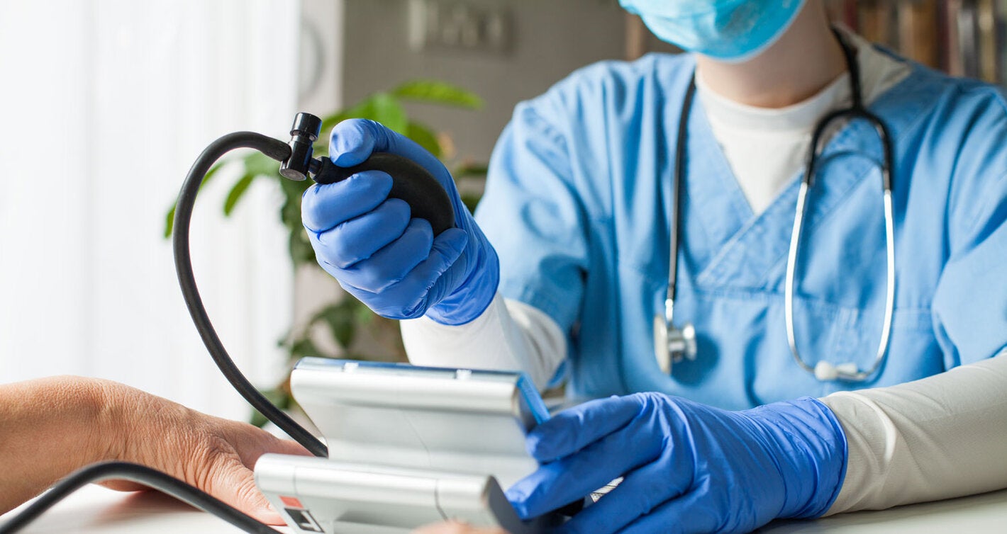 Paciente recibe atención médica