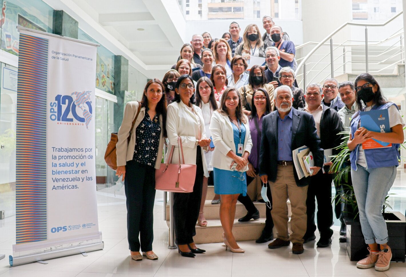 Integrantes de la mesa redonda que organizó la OPS para debatir el tema del parto humanizado