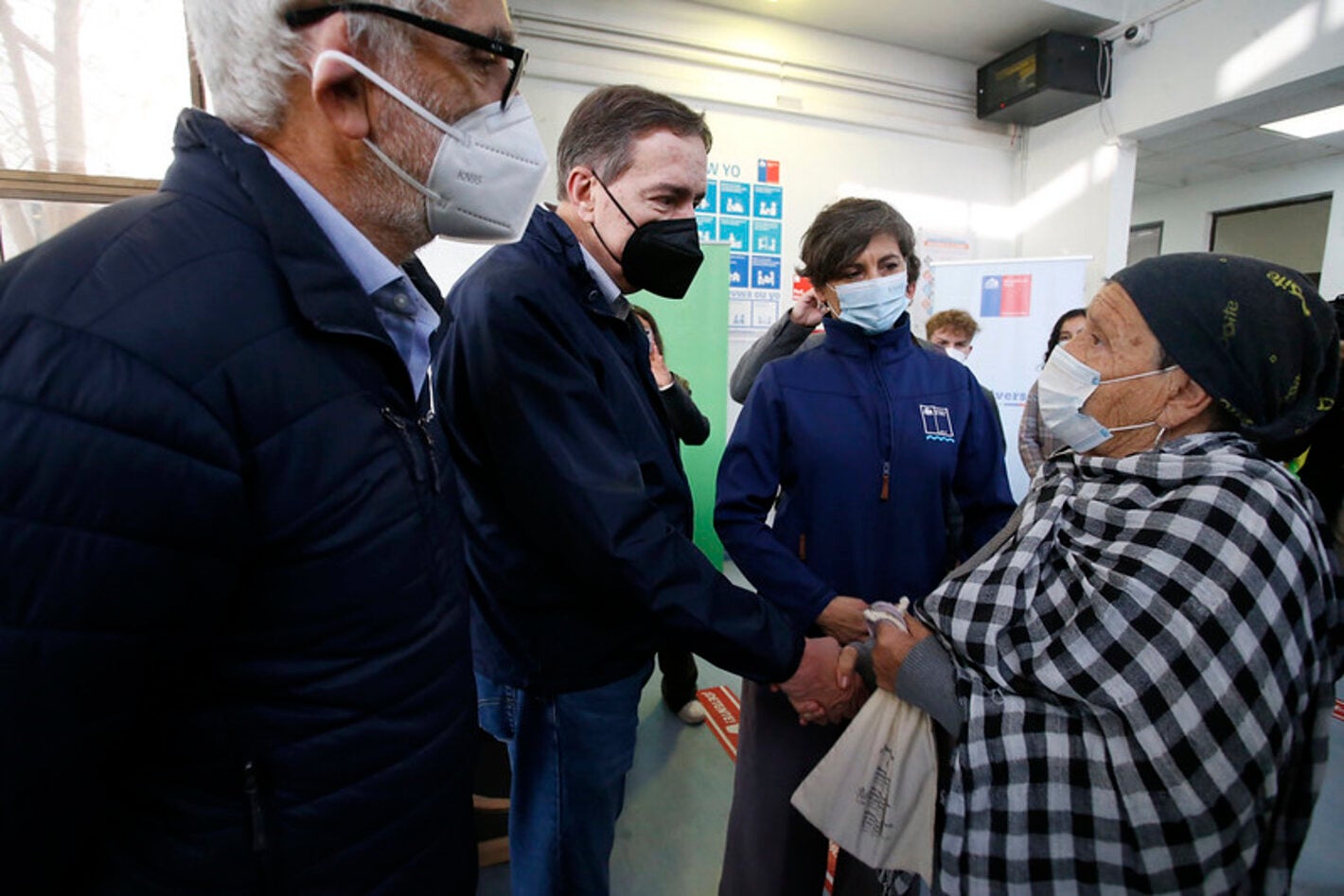 •	El día jueves, el Dr. Barbosa visitó junto a la Ministra de Salud, Dra. Ximena Aguilera el Centro de Salud Familiar (CESFAM) de la comuna de Renca,  con el objetivo de conocer el trabajo que se está haciendo en el territorio en materia de vacunación, teletriage y universalización de la Atención Primaria de Salud