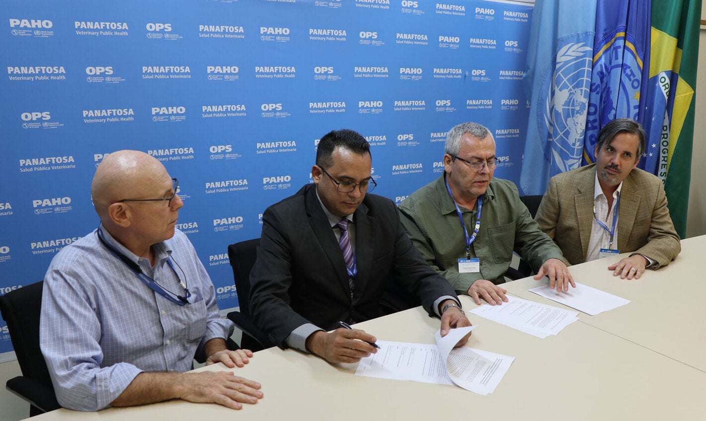 Autoridades de Colombia y Venezuela firmaron un documento técnico de colaboración para reforzar las acciones de vigilancia contra la fiebre aftosa en sus fronteras