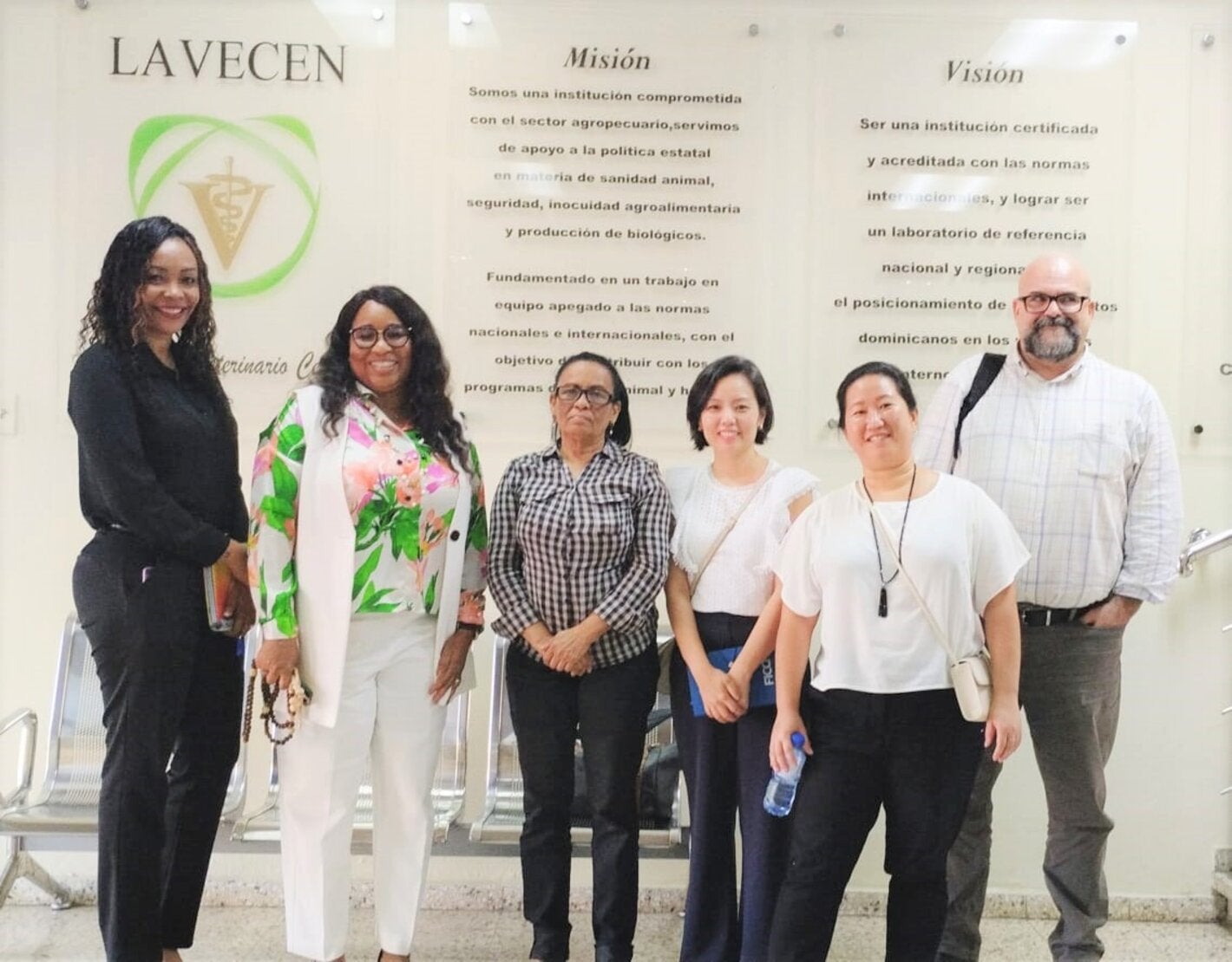 OPS y el Instituto Pasteur apoyan al país en la eliminación de la rabia canina y humana