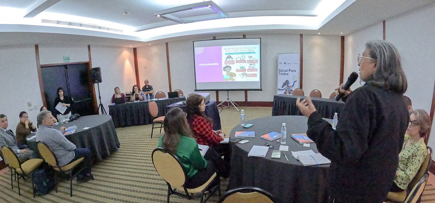 Conversatorio sobre la lactancia materna como un derecho humano, organizado por la OPS en el hotel Pestana (Caracas)