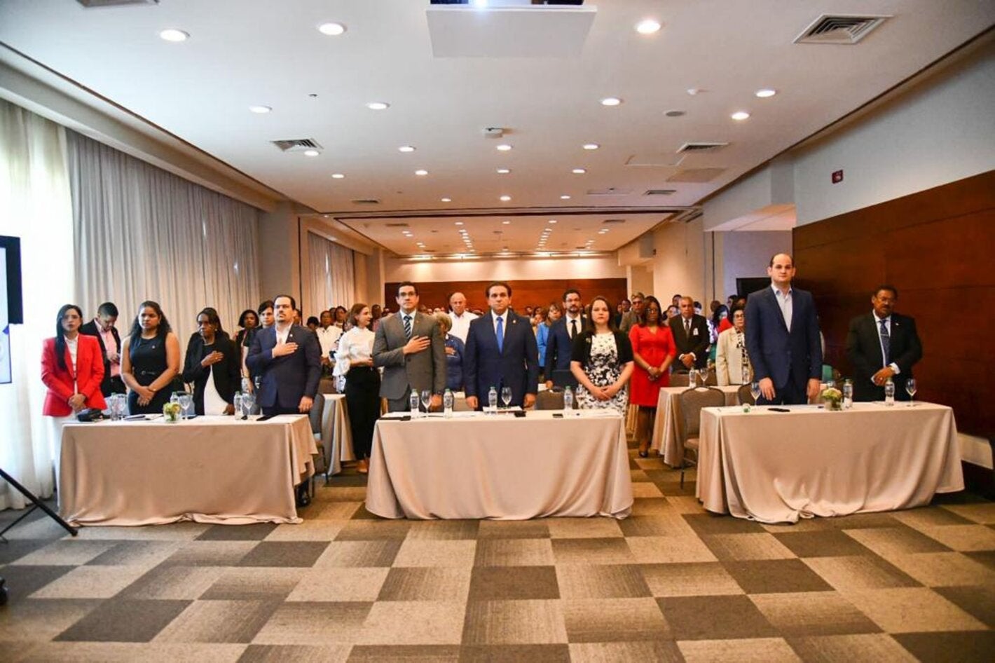 OPS junto a autoridades de Salud conmemoran Día Mundial de la Hipertensión en foro sobre los avances iniciativa HEARTS